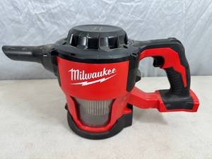 lot 12 image: Milwaukee M18 18-Volt Compact Vacuum
