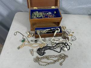 lot 27 image: Jewelry Box Full of Assorted Jewelry