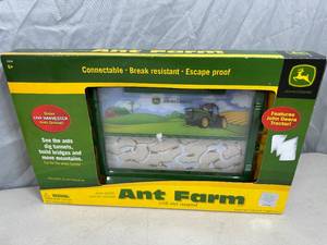 lot 30 image: New John Deere Ant Farm Toy