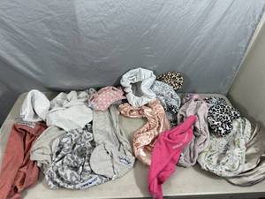 lot 38 image: Assorted Hair Drying Towels, Turbie Twists, and More