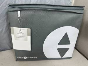 lot 49 image: New Sleep Number Duvet Cover Set - California King