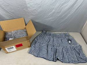 lot 73 image: Case of 6 New Universal Thread Skirts - 2X