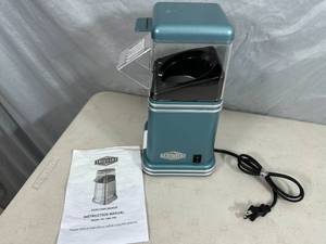 lot 100 image: New 1200 Watt Popcorn Maker