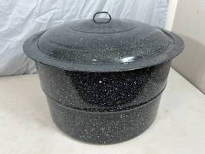 lot 108 image: Large Enamel Canning Pot with Rack and Lid