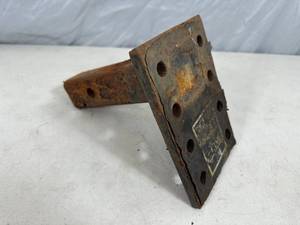 lot 110 image: Curt 10,000 lb Hitch Adaptor Plate