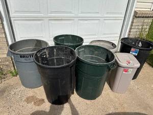 lot 6 image: Assorted Trash Cans, Demo Cans