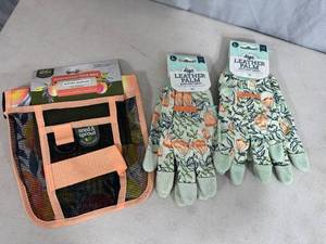 lot 280 image: New Gardening Belt and 2 Pairs Garden Gloves