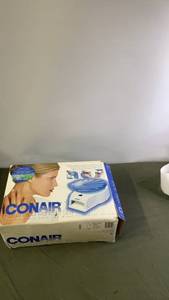 lot 27 image: Conair Paraffin Hand and Manicure Spa with Therapeutic Features