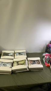 lot 33 image: Set of 5 Wildlife Collector Plates with Original Packaging