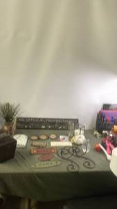 lot 40 image: Assorted Home Decor and Accessories Collection