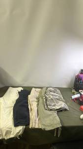 lot 54 image: Assorted Lot of 5 Womens Shorts by Tommy Jeans, GAP, and Mossimo