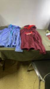 lot 64 image: Set of 2 The North Face Womens Hoodies Size LG