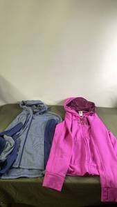 lot 70 image: Set of 2 The North Face Womens Hooded Fleeces MM