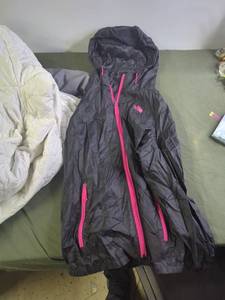 lot 76 image: Set of 3 Womens North Face Jackets - Assorted Colors and Styles