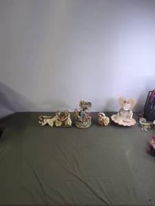 lot 81 image: Collection of 5 Angel Figurines with Floral Details