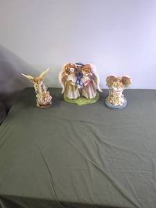 lot 83 image: Collection of 3 Angelic Figurines