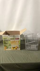 lot 98 image: Buddeez 3-Gallon Beverage Dispenser with Drip Tray