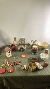 lot 111 image: Assorted Collection of Primitive Apple Decor and Birdhouses
