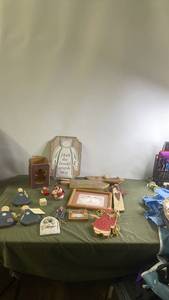 lot 117 image: Collection of Assorted Home Decor with Angel Theme