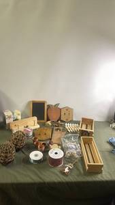 lot 119 image: Assorted Wooden Decor and Craft Supplies Set