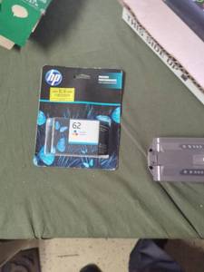 lot 150 image: Assorted Items with FoodSaver Vacuum Sealer and Rechargeable Battery Pack