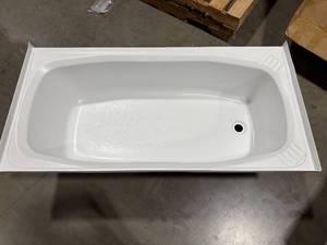 lot 7 image: RV Tub