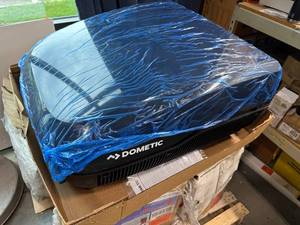 lot 18 image: RV Rooftop Air Conditioner