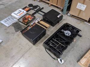 BLACKSTONE MODEL 1550 17" GRIDDLE & GRILL COMBO TAILGATER GRILL
