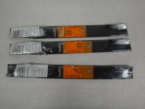 lot 37-I2025 image: PowerCare 22 3-in-1 universal mower blades