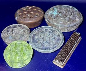 lot 50 image: Collection of 6 Flower Frogs - 1 Uranium Glass, 3 Glass, 1 Ceramic, and 1 Metal Pin Frog