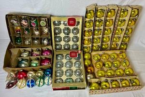 lot 25 image: Large Assortment of Shiny Brite Christmas Ornaments