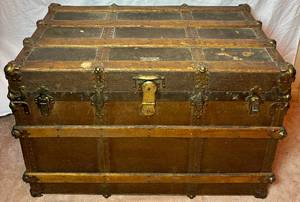 lot 19 image: Antique Barnum Steamer Trunk - Minneapolis, MN
