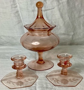 lot 42 image: Pink Depression Glass Bundle