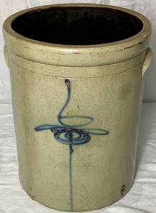 lot 28 image: Antique Red Wing Bee Sting Stoneware Crock 6 Gallon Salt Glazed