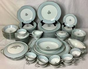 lot 23 image: Vintage Noritake China Set - Mavis Pattern - Settings for 12