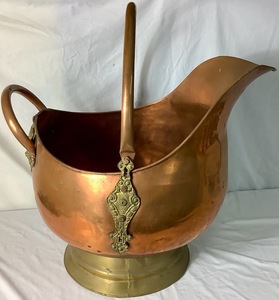 lot 76 image: Vintage JUMBO Copper and Brass Copper Coal Scuttle Bucket 28 H x 26 D x 20 W 14.5 lbs.