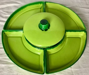 lot 81 image: MCM Atomic California Pottery Green Porcelain RelishSnack Dishes