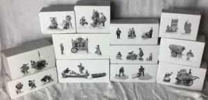 lot 250 image: Department 56 Retired Heritage Village Collection Accessories
