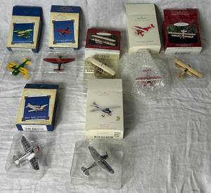 lot 204 image: Hallmark Aircraft Ornament Collection - 7 Ornaments