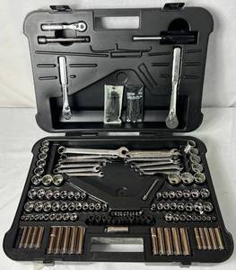 lot 140 image: Craftsman 150pc Mechanics Tool Set 33151