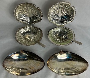 lot 217 image: Vintage Queen Anne Pair of Silverplated Clam Shell Shaped Dish with Glass Insert and Knife and Clam Shaped Footed Dishes
