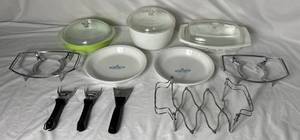 lot 190 image: Vintage Pyrex and Corningware Bundle