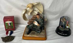lot 199 image: American Heroes Military Bundle