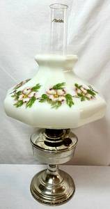 lot 31 image: Vintage Aladdin Model 13 Brass Kerosene Oil Lantern
