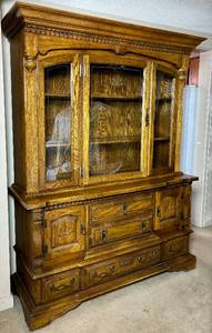 lot 294 image: Solid Oak China Cabinet (2 pieces top and bottom can be separated)
