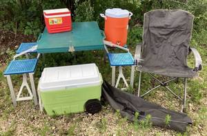 lot 266 image: Four Piece Camping Picnic Lot