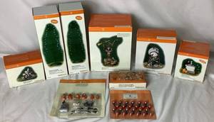 lot 292 image: Department 56 Halloween Village Accessories Lot #6