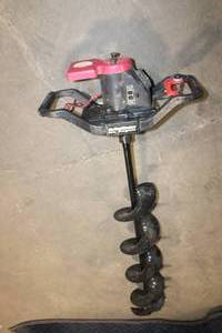 lot 20 image: Used StrikeMaster 12V Electra Lazer Ice Auger 12000DP