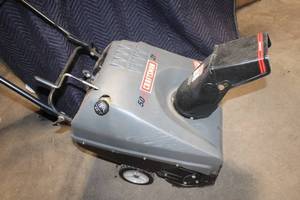 lot 47 image: Craftsman 5.0 HP Electric Start Snow Blower with 21 Auger