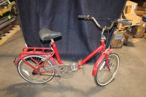 lot 50 image: Tandor Vintage Red Bicycle Made in India